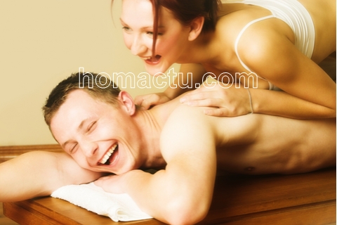Le massage est un moment rare d’intimité dans la vie de couple