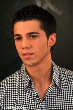 coupe de cheveux long meche blonde