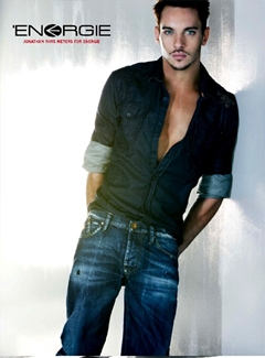 Jonathan Rhys-Meyers, Energie jeans