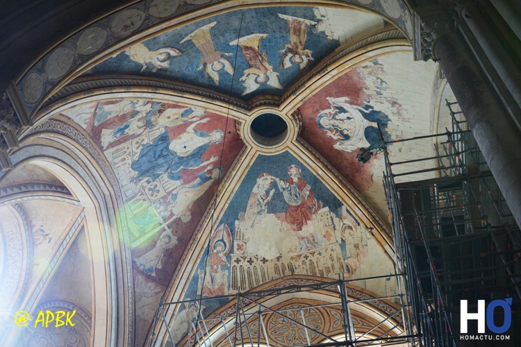 La Cathédrale et des fresques en rénovation