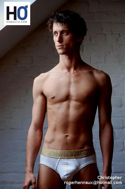 480_Christopher-red033_1