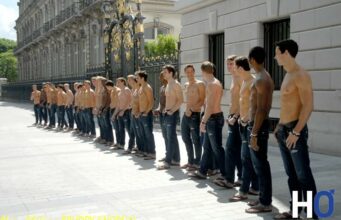 ABERCROMBIE & FITCH