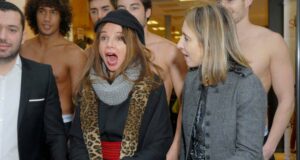 BHV Homme: coup d’envoi des soldes avec Victoria ABRIL.