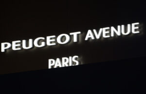 PEUGEOT, réouverture de la boutique 136 avenue des Champs Elysées!