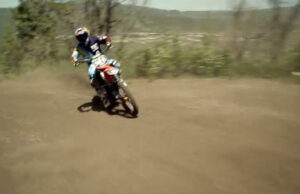 Skullcandy et Red Bull s’associent à Robbie Maddison sur le Record Breaking Jump!