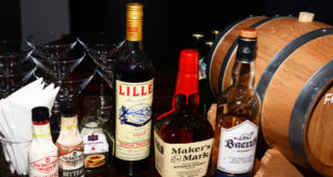 Cocktail en fût à l’Hôtel Renaissance Paris Arc de Triomphe!