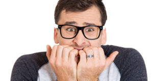 RAYLEX : Comment arrêter de se ronger les ongles ?