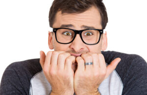 RAYLEX :  Comment arrĂŞter de se ronger les ongles ?