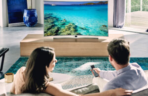 SAMSUNG ELECTRONICS FRANCE ET CANAL+ GROUPE PRÉSENTENT LA PREMIÈRE BOX TV INTÉGRÉE AU TÉLÉVISEUR.