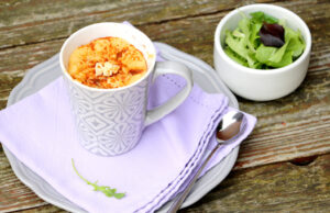 Mug cake aux tomates séchées, chorizo et Société Crème.