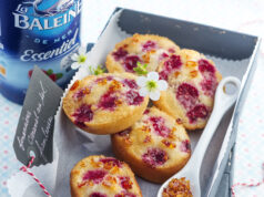 Financiers framboises et caramel croquant salé.