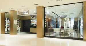 Alexandre de Paris ouvre son nouveau flagship coiffure aux Galeries Lafayette Paris Haussmann.