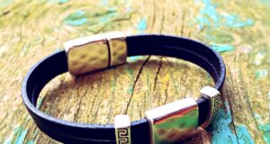 Trois idées de bijoux pour un homme.