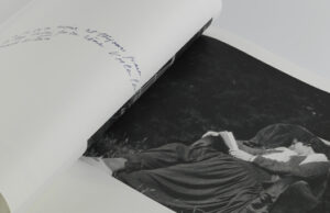 ” Chanel, la femme qui lit. ” Un livre collector!