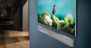 Samsung dévoile une barre de son ultra fine .