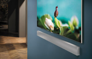 Samsung dévoile une barre de son ultra fine .