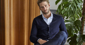 CYRILLUS PRÉSENTE SA COLLECTION HOMME.