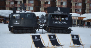 Cet hiver, Café Royal chouchoute les coffee lovers durant sa tournée d’hiver à bord d’une dameuse.