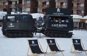 Cet hiver, Café Royal chouchoute les coffee lovers durant sa tournée d’hiver à bord d’une dameuse.