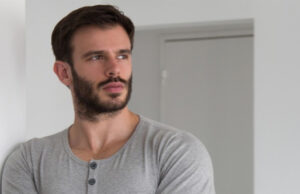 GARÇON FRANÇAIS : MAILLOTS DE BAIN POUR HOMMES.