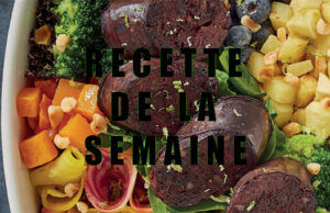 Salade bowl de boudin noir aux oignons.