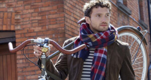 CYRILLUS PRÉSENTE SA COLLECTION HOMME.