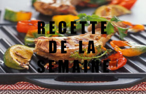 Côtelettes de porc au poivre vert, grillées à la plancha.