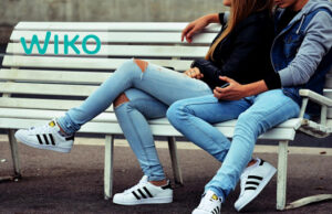 SONDAGE WIKO : 22 % DES FRANCAIS AVOUENT FLIRTER EN LIGNE DEPUIS LES TOILETTES !