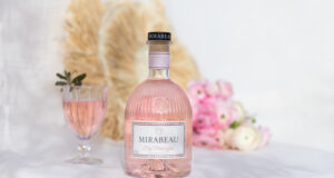 MAISON MIRABEAU – Un gin couleur rose poudré pour une Saint Valentin toute en douceur.