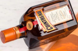 COINTREAU, pour célébrer les fêtes de fin d’année, la marque emblématique de liqueur à base d’écorces d’oranges présente un duo de cocktails festifs pour clôturer l’année en beauté !