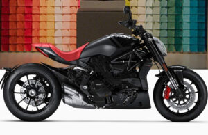 Ducati présente l’édition limitée et numérotée dela XDiavel Nera : “Elégance. Sans limite”.