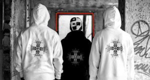 Khaïjin lance sa nouvelle collection de streetswear noir et blanc entre brutalité et élégance dans un monde partagé par le noir et blanc