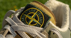 STONE ISLAND RÉINTERPRÈTE LA NEW BALANCE 574 LEGACY