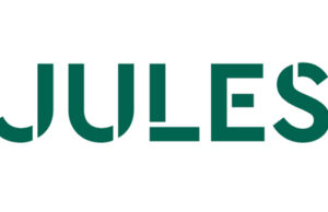 Jules dévoile trois nouveaux produits de sa capsule inclusive pour une mode adaptée