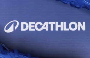 DECATHLON CÉLÈBRE LE BLUE MONDAY EN DÉCLINANT SA SNEAKER RR2K EN BLEU MONOCHROME
