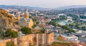 Géorgie: un voyage entre couleurs, traditions et expériences