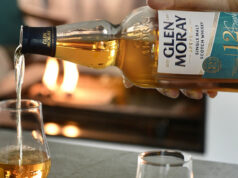 Le premier single malt vieilli et entièrement tourbé de Glen Moray, idéal à déguster ou à offrir à l’occasion des fêtes de fin d’année.