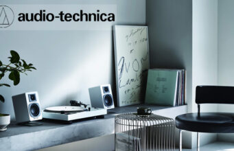 Audio-Technica présente sa platine de référence AT-LP120XBT-USB en blanc