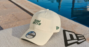 NEW ERA DÉVOILE SA COLLABORATION AVEC TEAM FIFTY5, LA MARQUE DE CARLOS SAINZ.